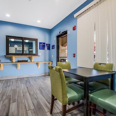Scottish Inns & Suites Iah Airport-Beltway 8 Aldine Екстер'єр фото