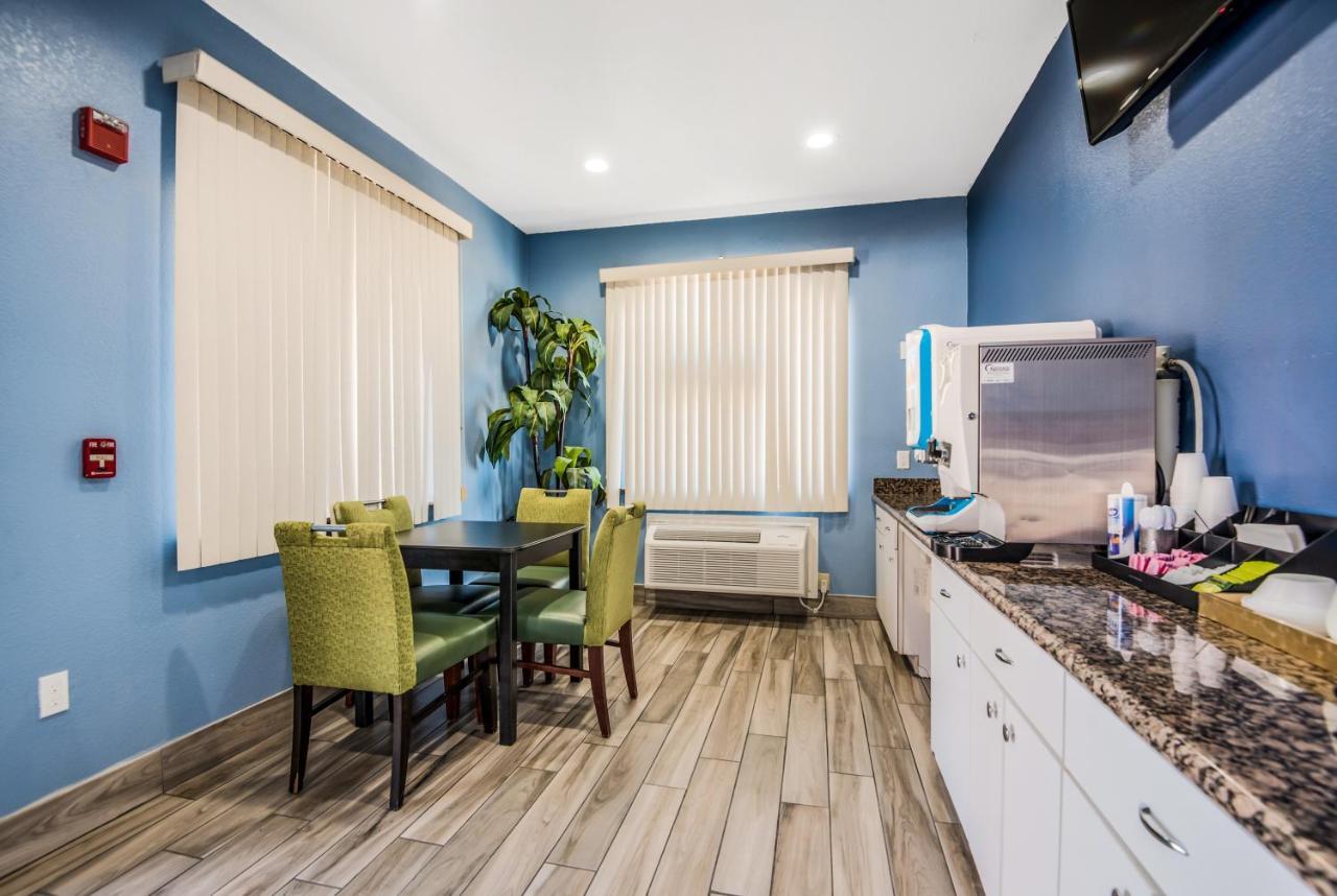 Scottish Inns & Suites Iah Airport-Beltway 8 Aldine Екстер'єр фото