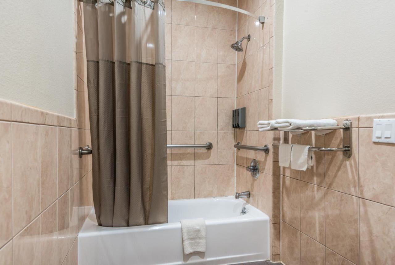 Scottish Inns & Suites Iah Airport-Beltway 8 Aldine Екстер'єр фото